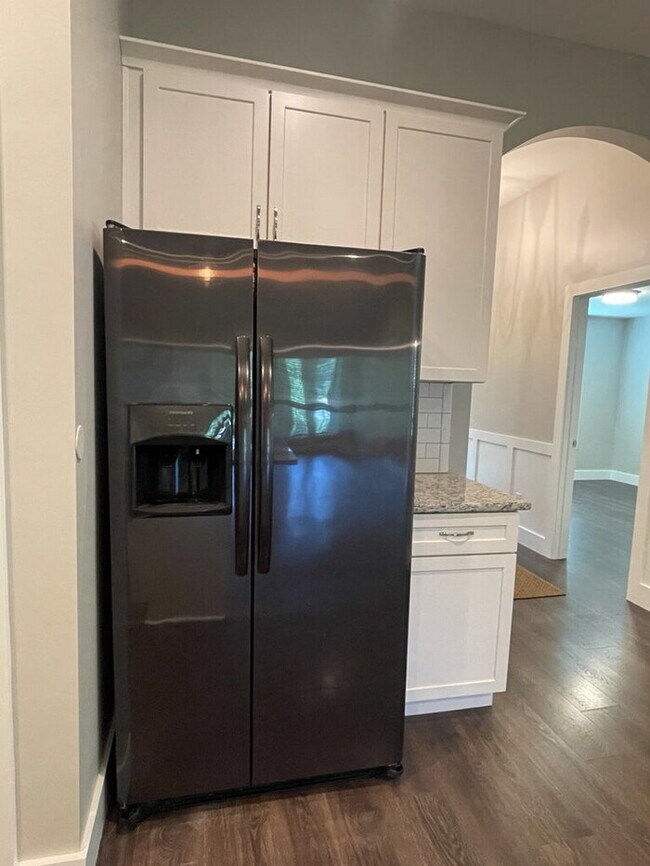 Building Photo - "Charming 4-Bedroom Retreat in Anderson with Spacious 1760 Sq Ft Layout - Your Perfect Home Awaits!"