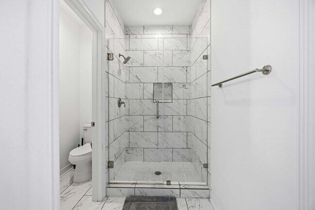 Building Photo - 3825 Easy St