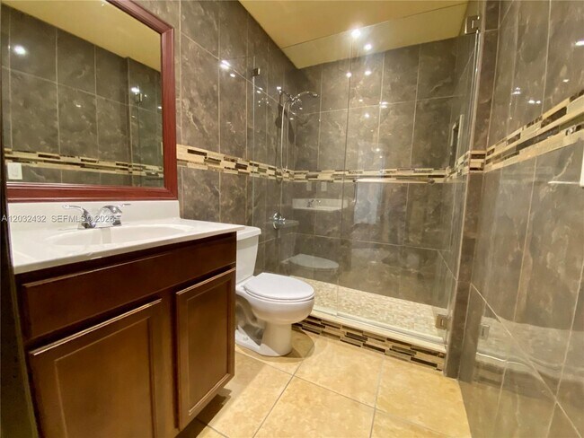 Building Photo - 8800 NW 107 Ct