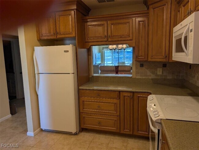 Building Photo - 4940 Vincennes St