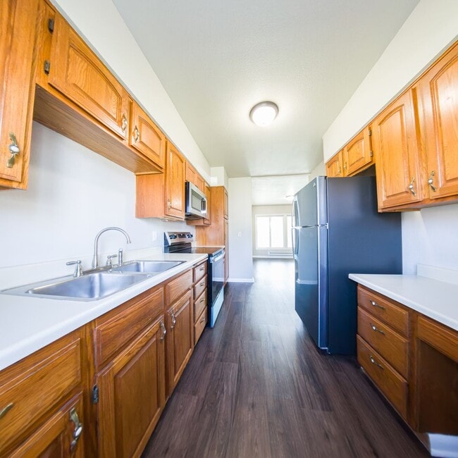 Building Photo - 3 Bedroom One Bathroom updated home
