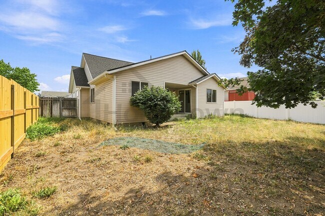 Building Photo - 7533 N Winter View Dr