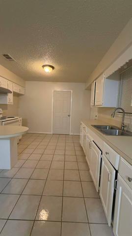 Building Photo - 552 Trout St