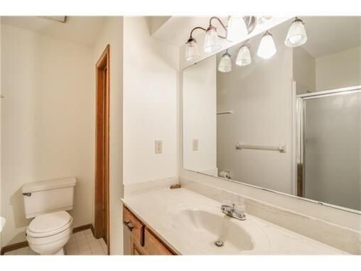 Master Bath - 15120 S Blackfeather Dr