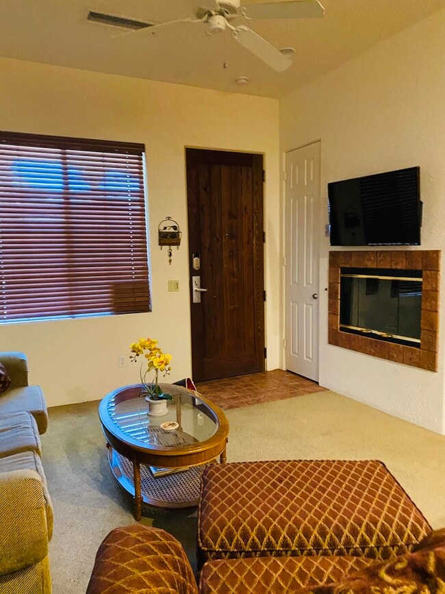 Building Photo - 50700 Santa Rosa Plz