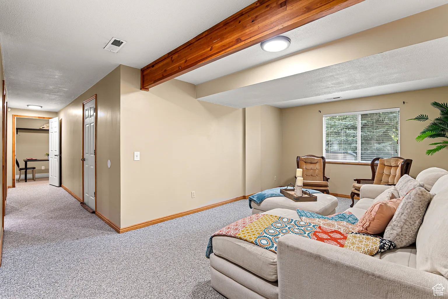 Living Area - 11770 S Dry Creek Rd