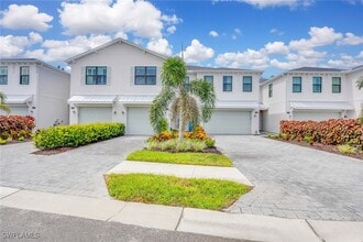 Building Photo - 13058 Pembroke Dr