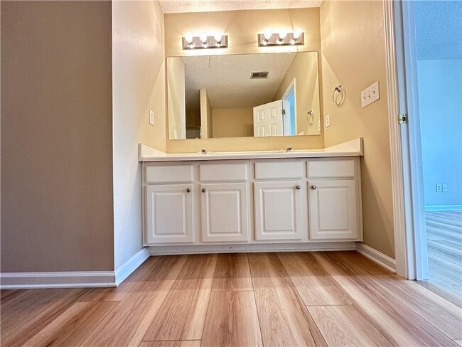 Building Photo - 9761 Palmeston Pl