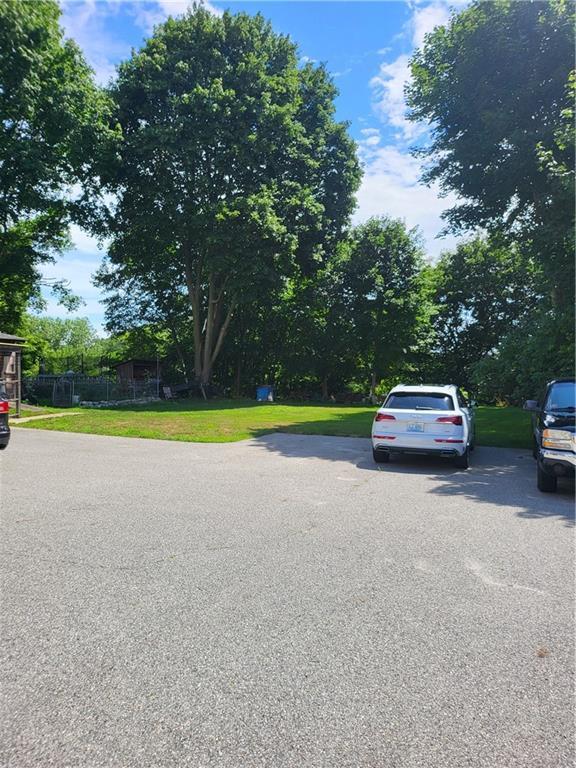 Building Photo - 511 Pond St