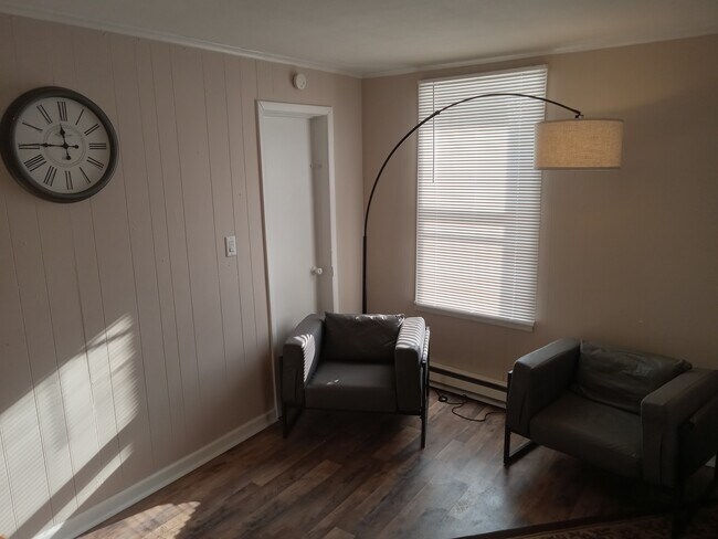 Building Photo - 141 W Schuyler St