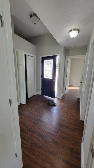 Building Photo - 1708 Apple Ln