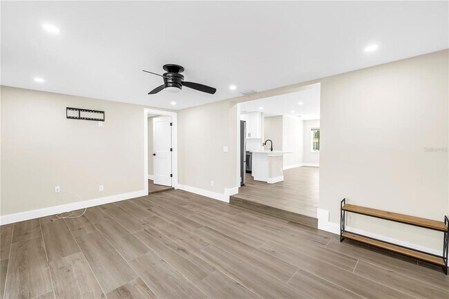 Building Photo - 4891 Venetian Blvd NE