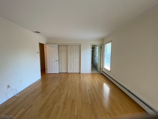 Building Photo - 607 Grove St