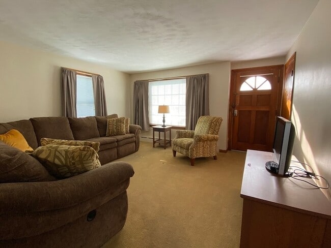 Building Photo - 9 Turin Rd