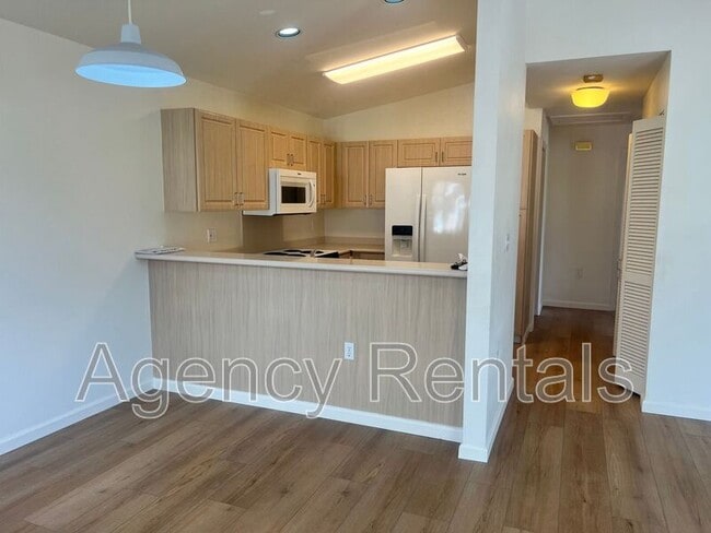 Building Photo - 92-1465 Aliinui Dr