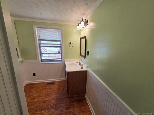 Building Photo - 219 E Clinton St