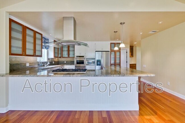 Building Photo - 450 Juanita Way