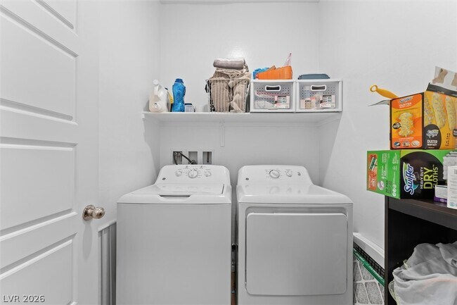 Building Photo - 237 Callen Falls Ave