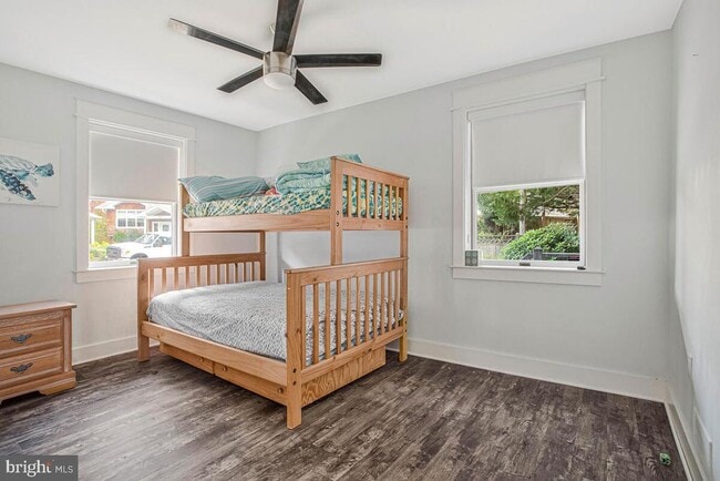 Building Photo - 125 Island View Dr