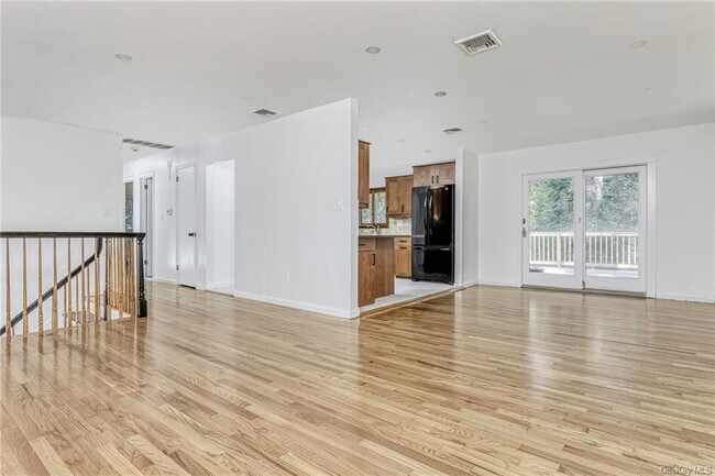 Building Photo - 4 Hamilton Ln