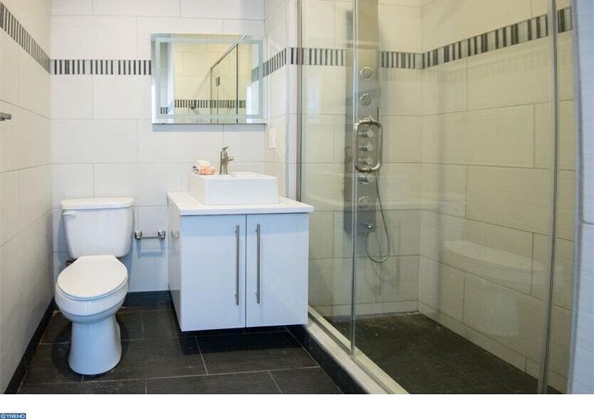 Building Photo - 1213 Noble St