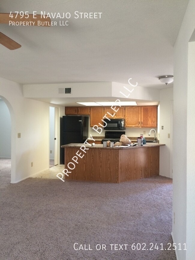 Building Photo - 4795 E Navajo St