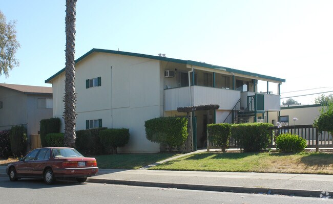 Primary Photo - 808 Sharmon Palms Ln