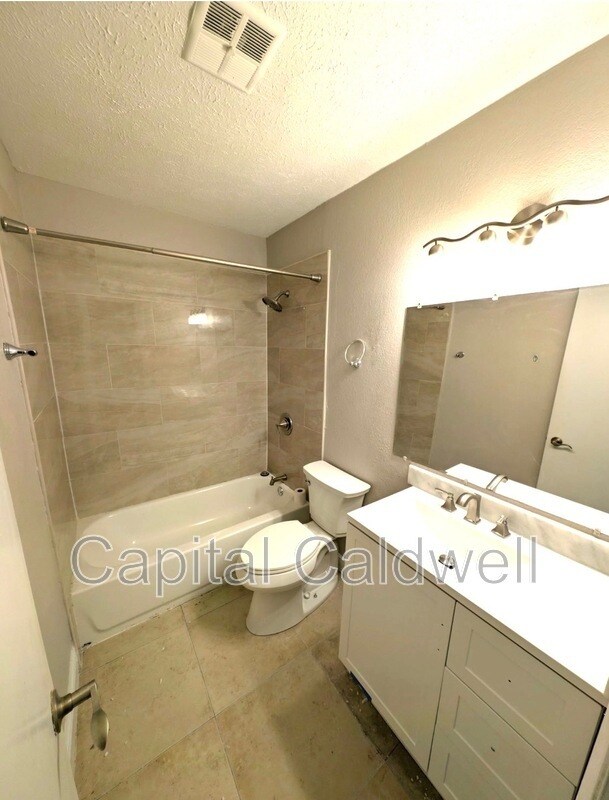 Building Photo - 13725 Juniper Blossom Dr