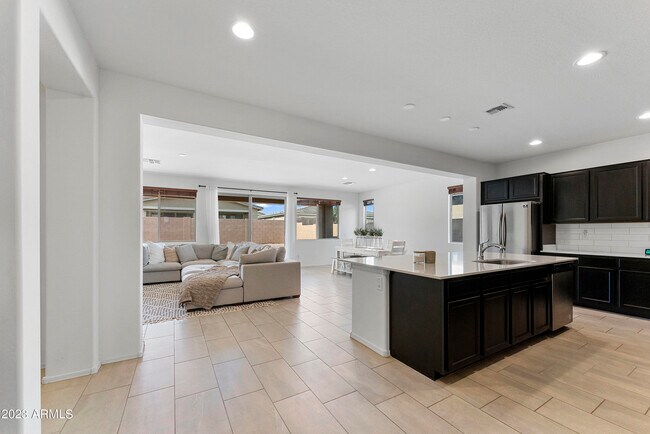 Building Photo - 23138 E Camina Plata