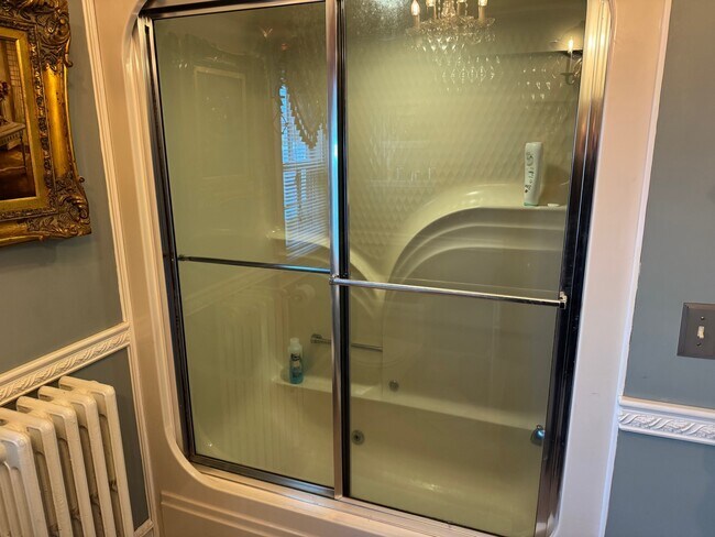 Building Photo - 3 Crescent Bluff Ave