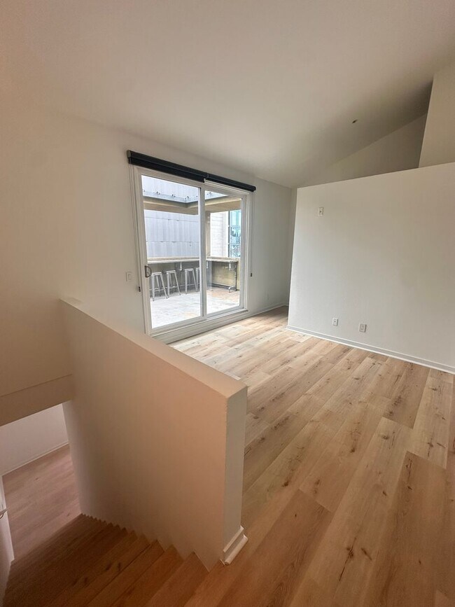 Building Photo - 988 G St