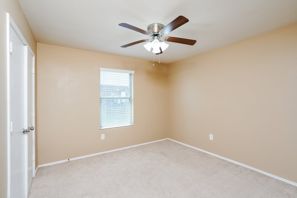 Building Photo - 21370 Beacon Springs Lane
