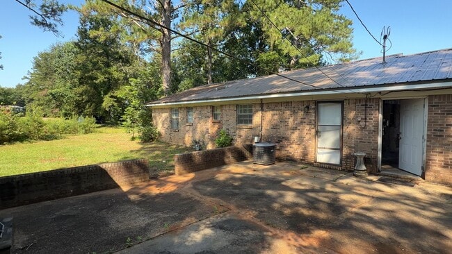 Building Photo - 2245 Mobile Rd