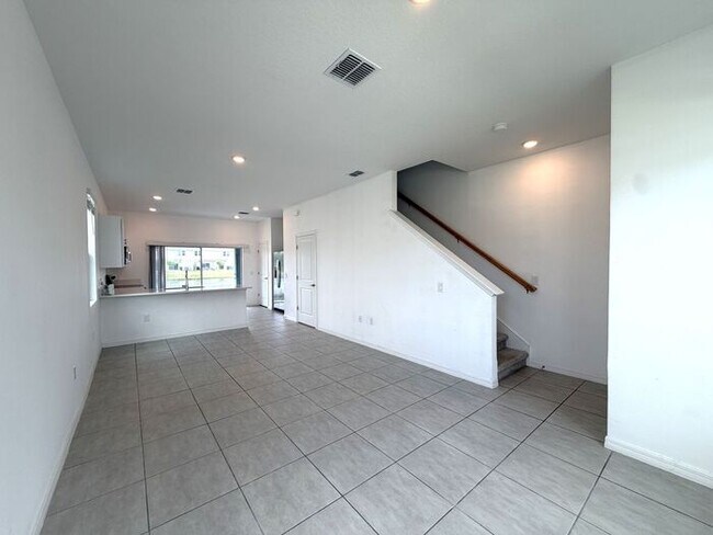 Building Photo - Westview End Unit Townhome