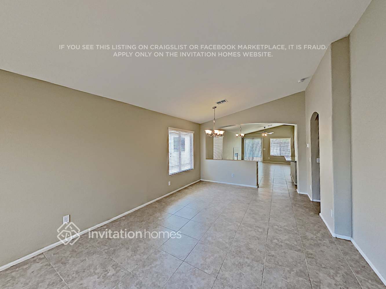 Building Photo - 1135 E Vernoa St