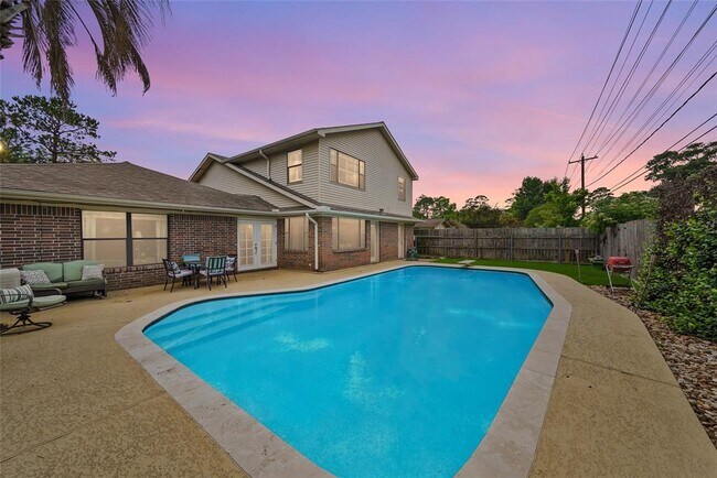 Building Photo - 6218 Wynnwood Ln