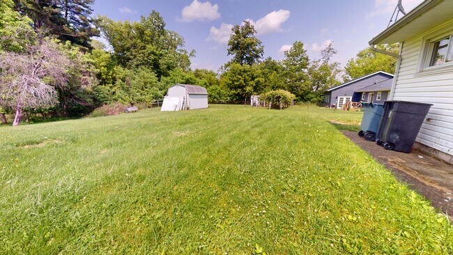 Building Photo - 335-337 Brenda Dr