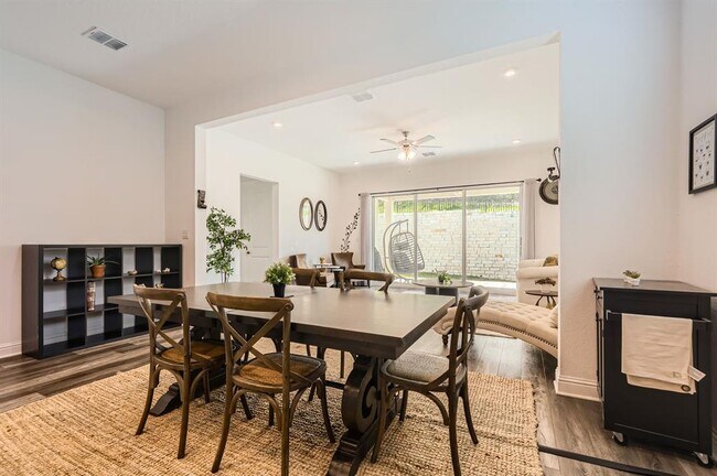 Building Photo - 4608 Modena Bay Bend