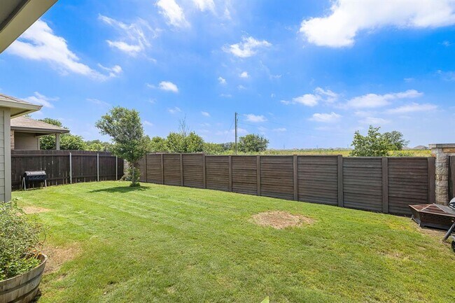 Building Photo - 424 Sebring Cir