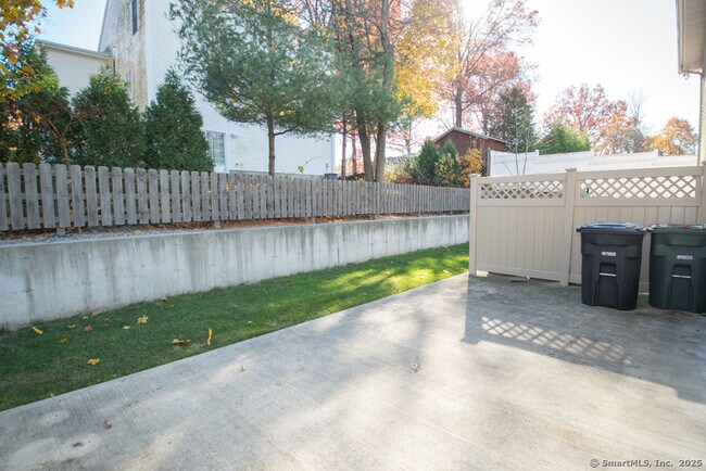 Building Photo - 783 Naugatuck Ave