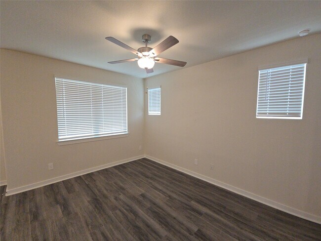 Building Photo - 4112 Good Vineyard Ln