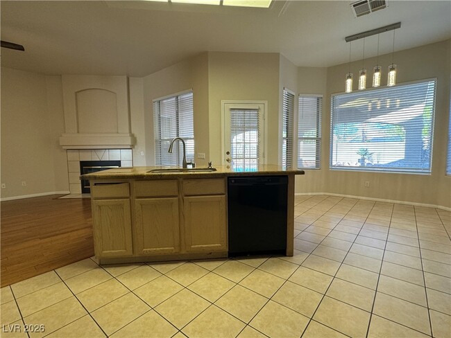 Building Photo - 8625 Desert Bird Dr