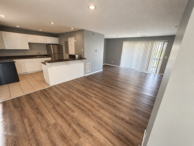 Building Photo - 10908 Oasis Ct