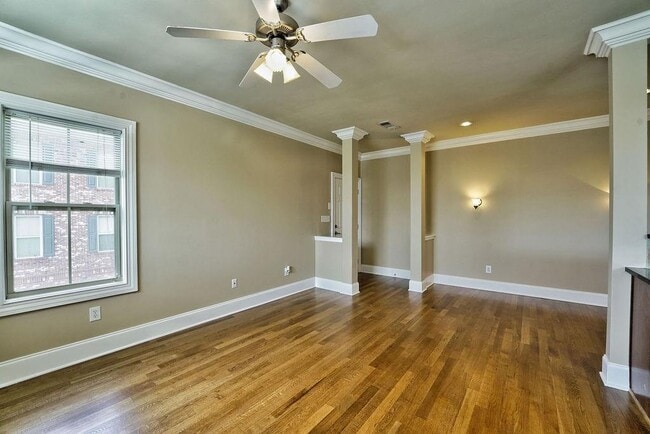 Building Photo - 307 Le Gran Bend