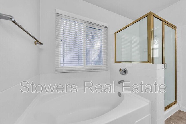 Building Photo - 116 Foxglove Ln