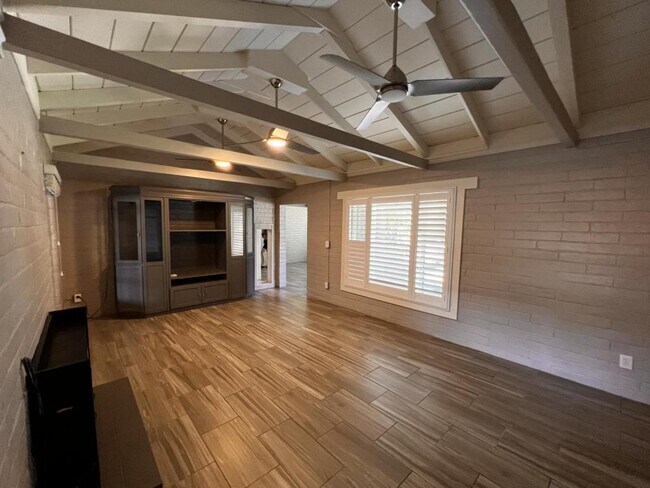 Building Photo - 1039 Poplar St