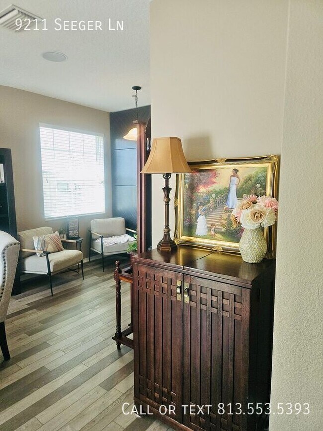 Building Photo - 9211 Seeger Ln