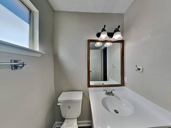 Building Photo - 23403 Verngate Dr