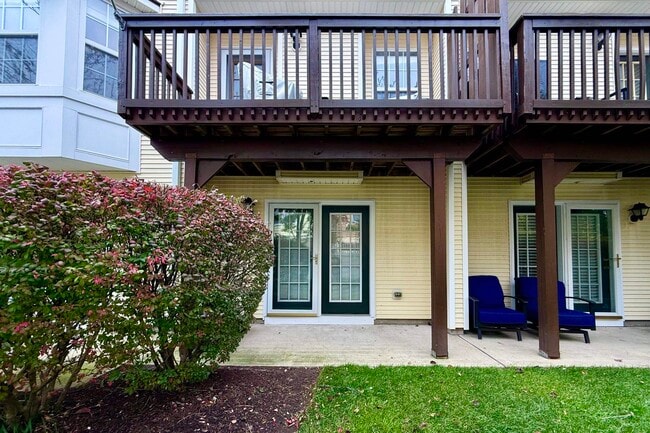 Building Photo - 34 Marina Dr