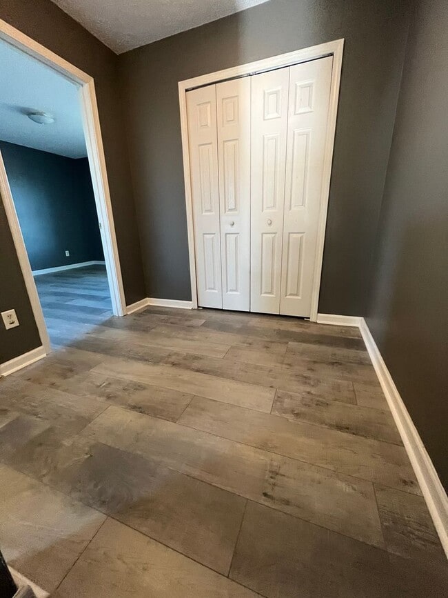 Building Photo - 57 Bearing Cir